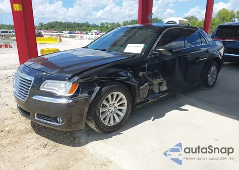 2013 Chrysler 300 Motown z USA, uszkodzony, nr VIN 2C3CCAAG5DH530184